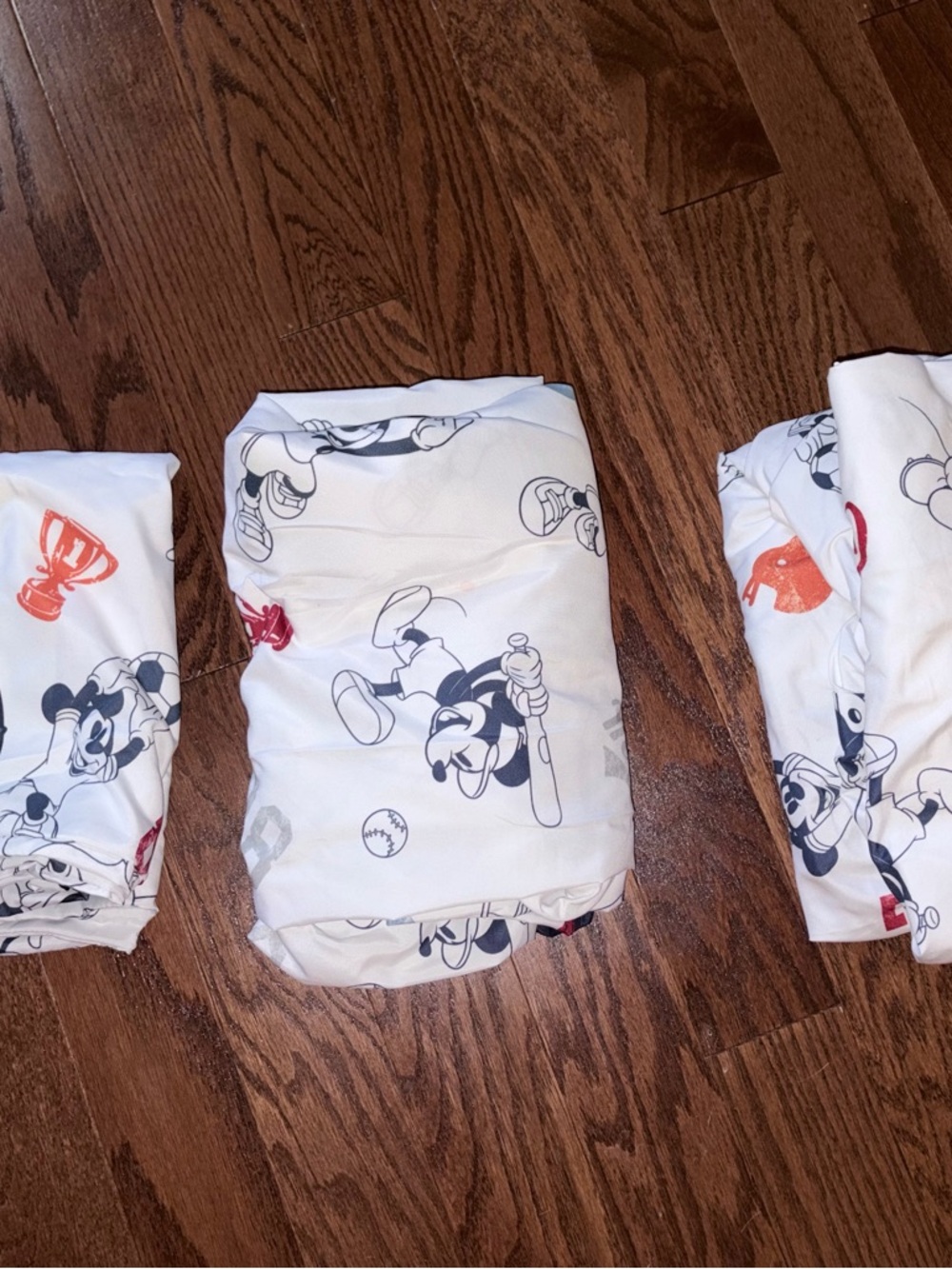 Disney White Mickey Mouse Baseball Print Full sz bedding - Red and Black Accents